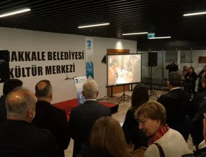 Çanakkale’de Fabrika Atıklarla Yapılan Dev Mozaik Eser Açıldı