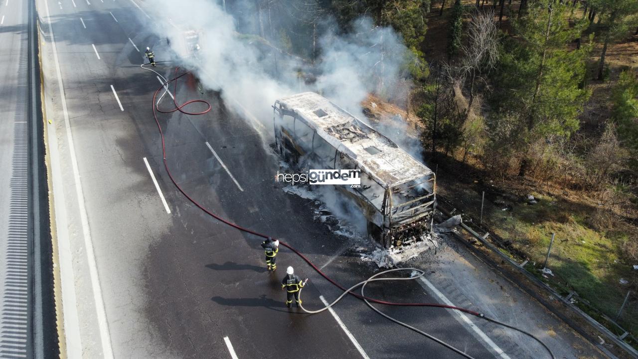 Adana’da yolcu otobüsü yandı