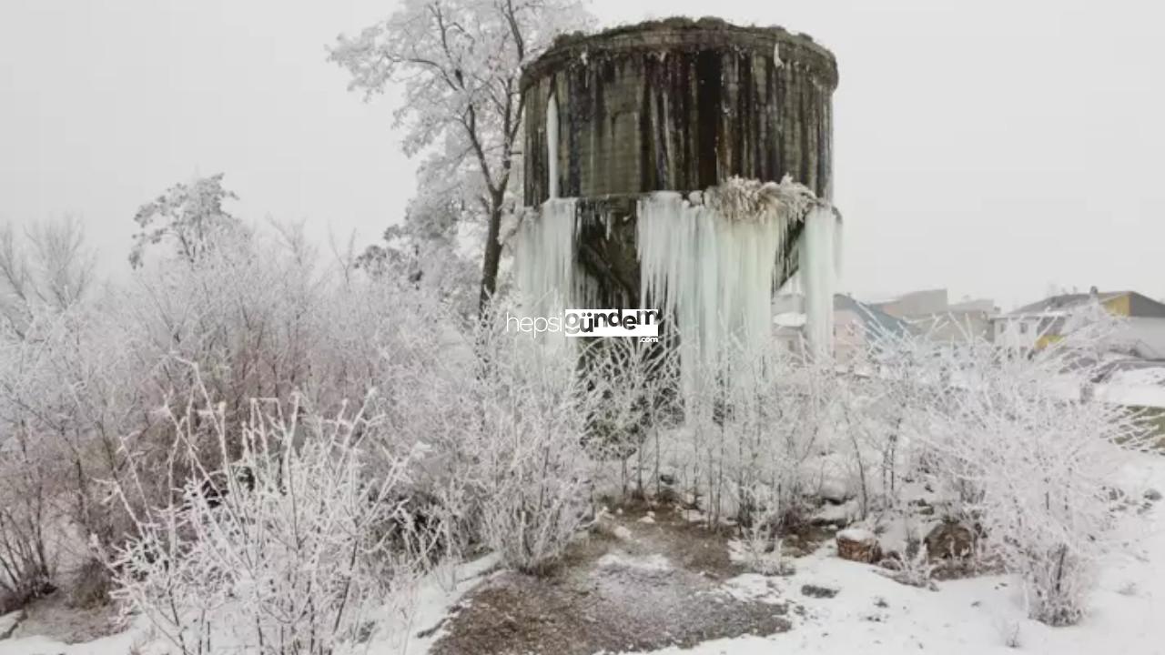 Ağrı’da dondurucu soğuklar: Su deposu buz tuttu