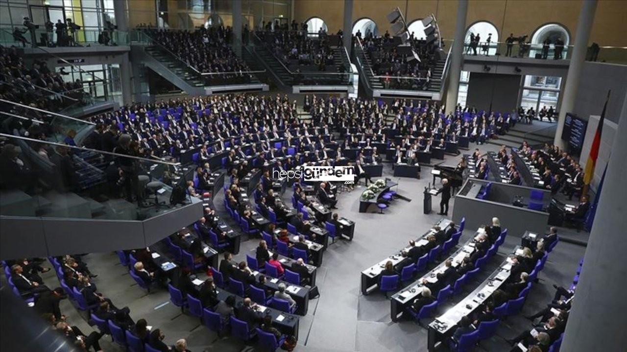 Almanya’da merkez sağın göç önergesi AfD’nin dayanağıyla kabul edildi: Merkel’den partisine reaksiyon