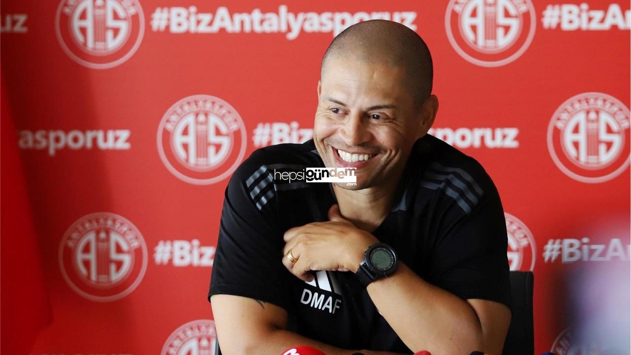 Antalyaspor’da Alex de Souza ile yollar ayrıldı