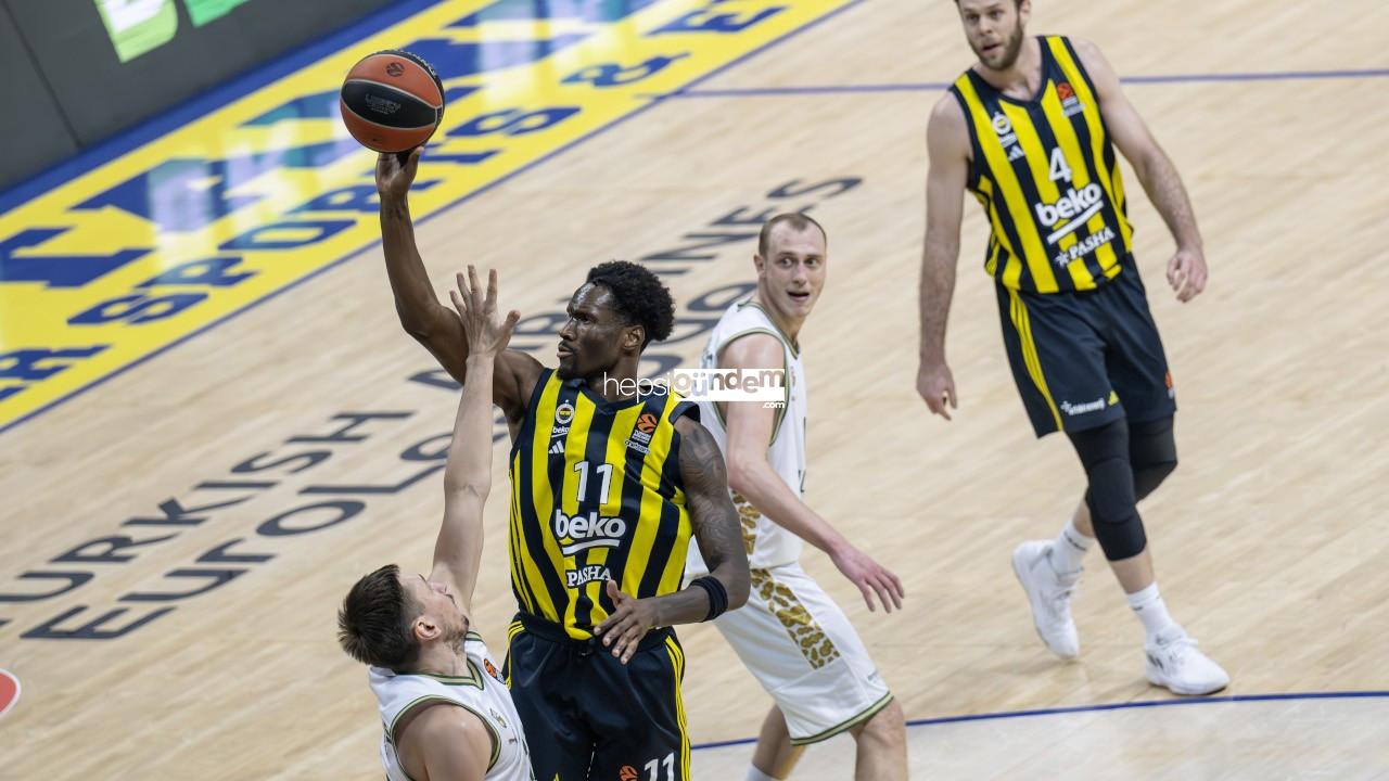 Euroleague’de çekişmeli maç: 13 sayı geriye düşen Fenerbahçe ikinci yarıda geri döndü