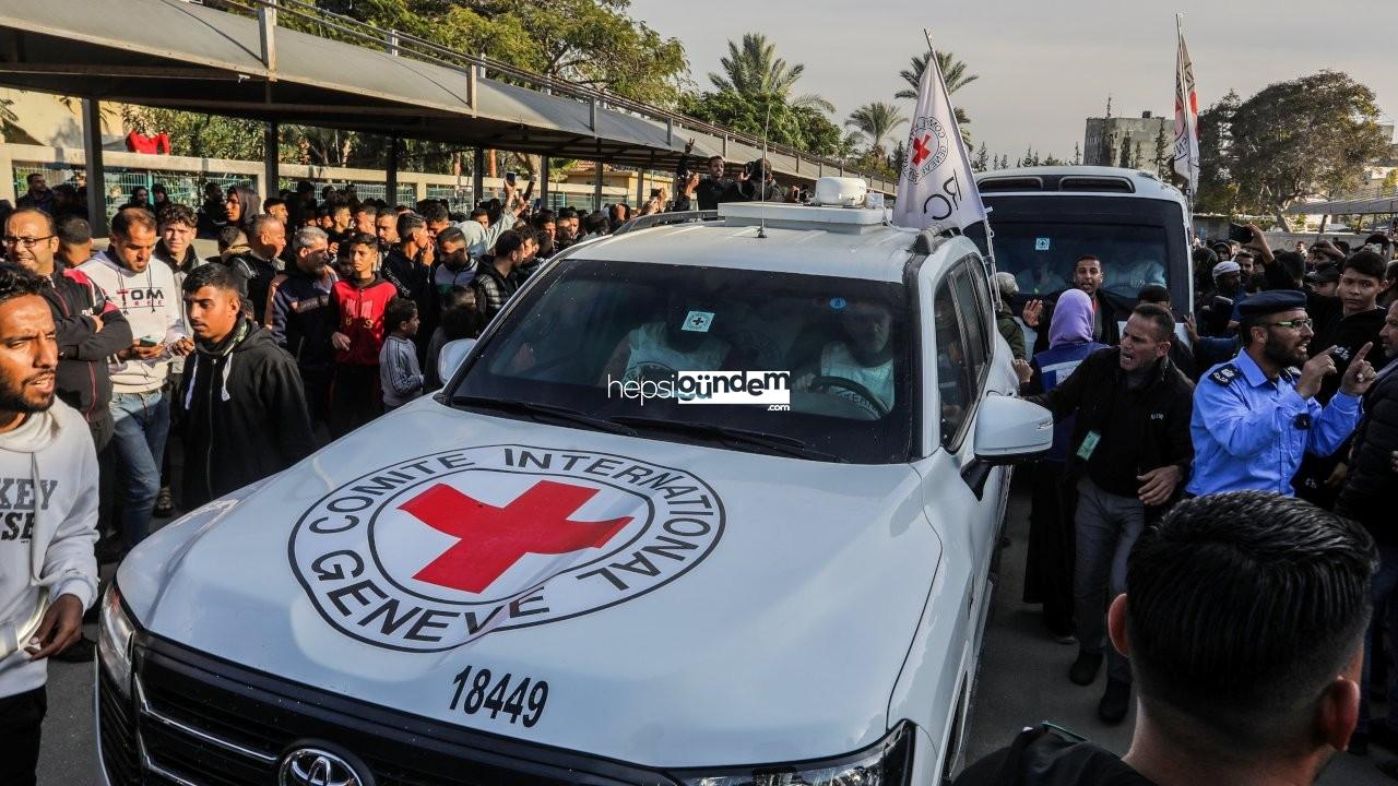 Gazze’de ikici rehine takası: ‘Sınır dışı edilen Filistinliler birkaç gün Kahire’de kalacak’