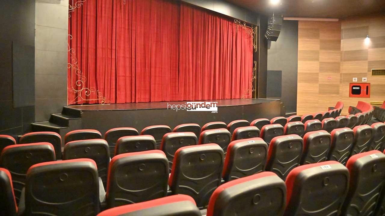 İzmir’in kültür-sanat ajandası: Tiyatro, konser, sinema…