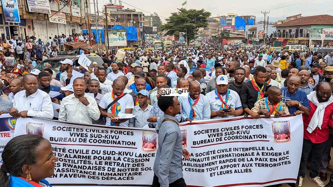 Kongo’da protestolar: Fransa Büyükelçiliği ateşe verildi