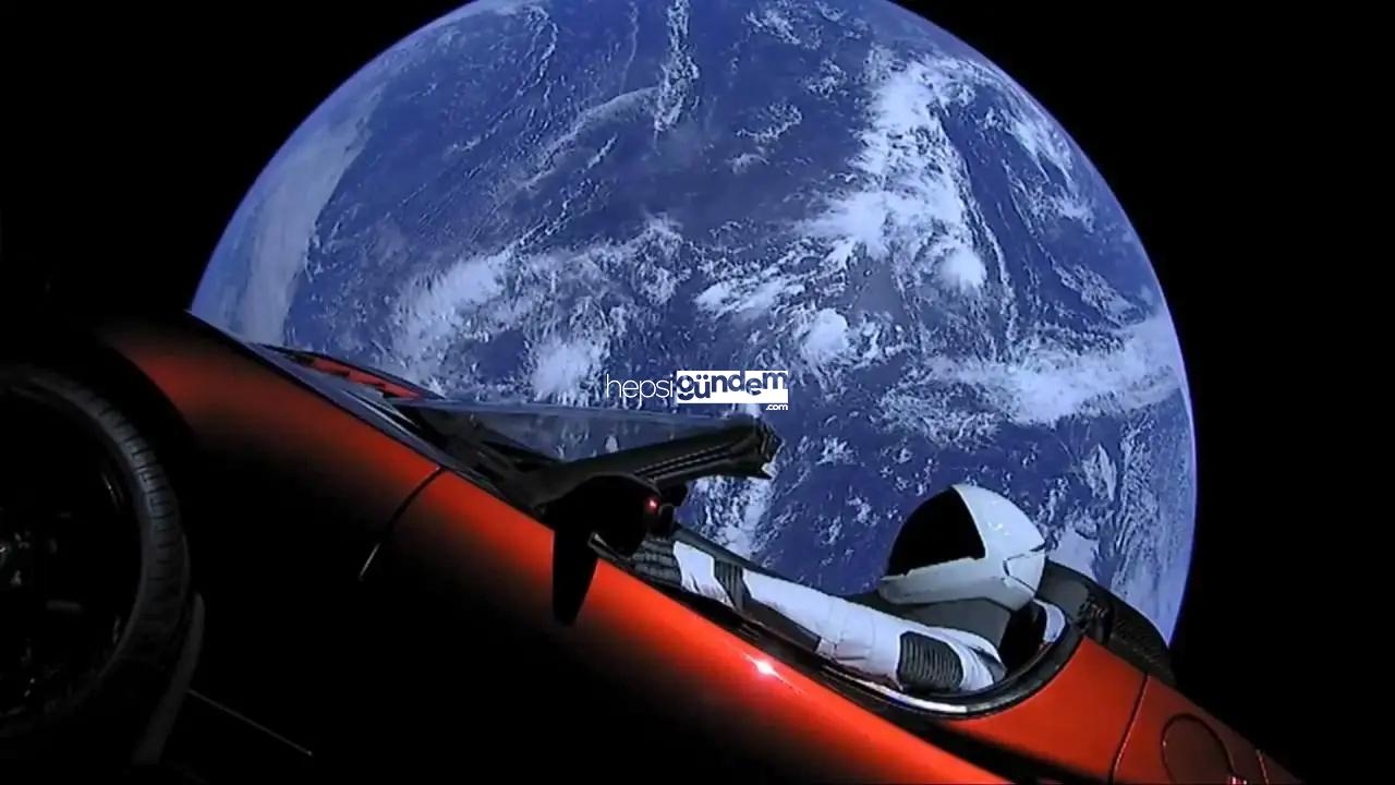 Musk’ın uzaya gönderdiği Tesla, asteroit olarak geri mi dönüyor?