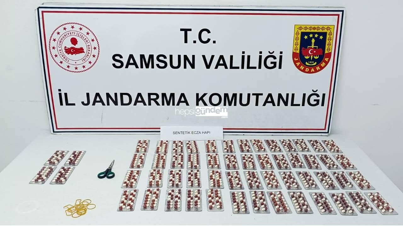 Samsun’da 4 bin 555 sentetik ecza hapı ele geçirildi