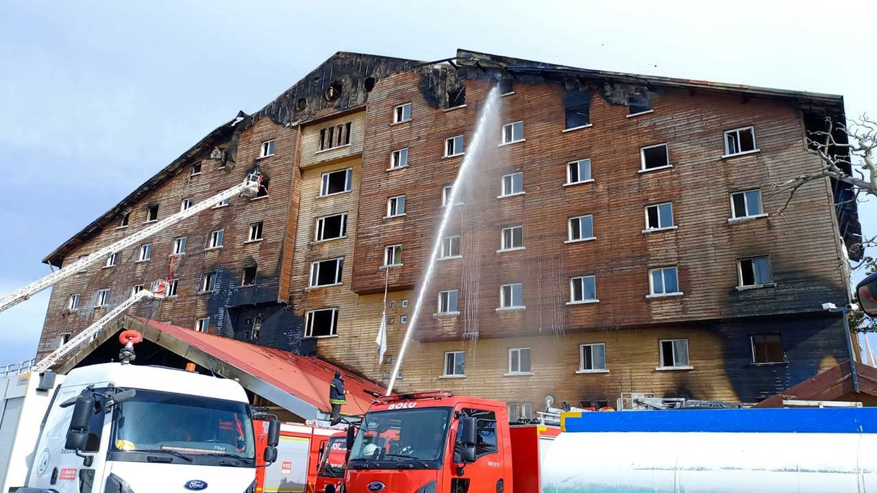 Sıhhat Bakanlığı’ndan yangın açıklaması: 40 kişi taburcu edildi