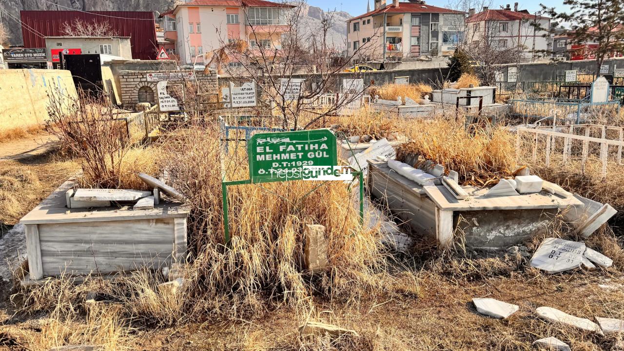 Van’da mezar taşları tahrip edildi