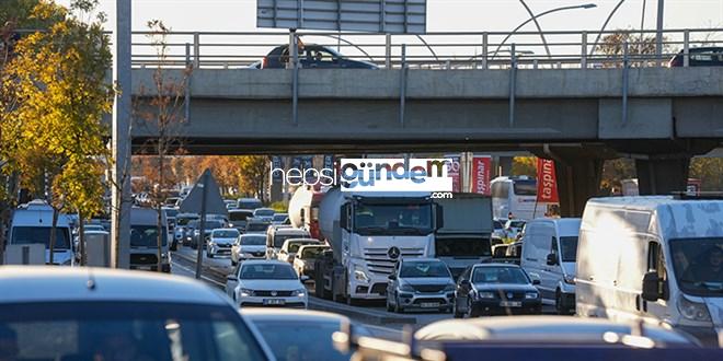 Ağır taşıtların yarın 13.00’e kadar trafiğe çıkışı yasaklandı