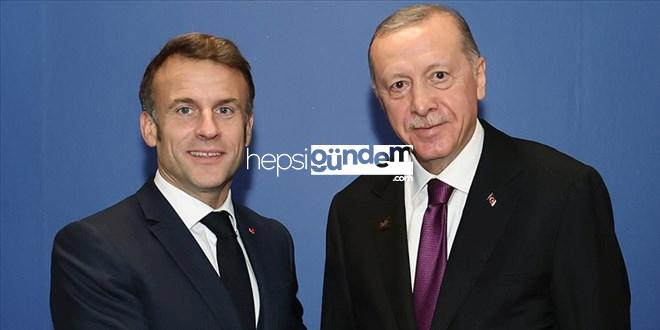 Erdoğan, Fransa Cumhurbaşkanı Macron ile telefonda görüştü