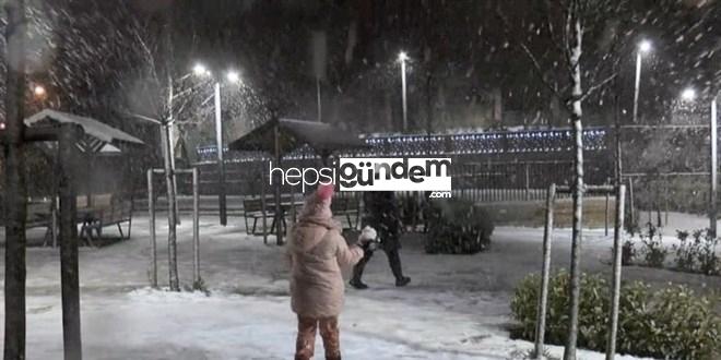 İstanbul’da kar yağışı gece uzunluğu devam etti