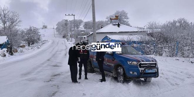 Kardan ötürü temin edemediği oğlunun ilacını jandarma ulaştırdı