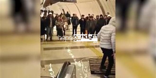 Metrobüs durağına bağlanan alt geçidi su bastı