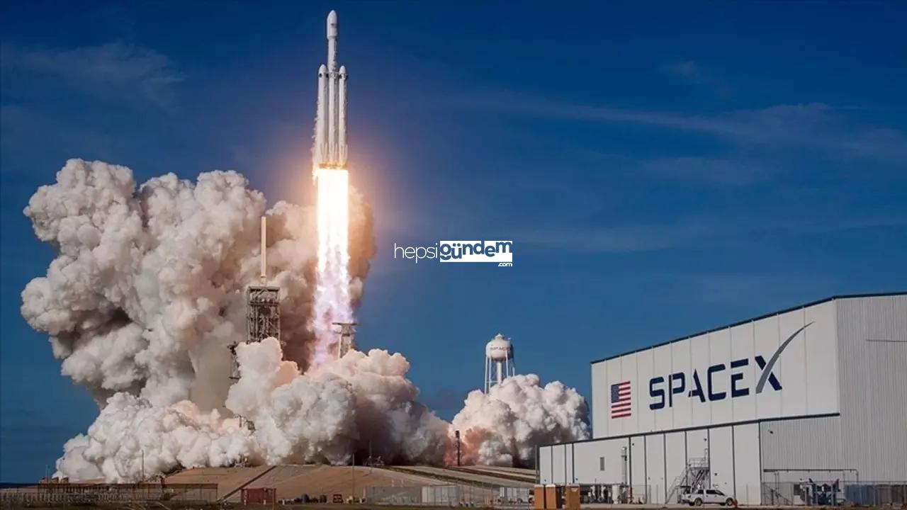 SpaceX roketinin enkazı Dünya’ya düştü!