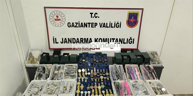 3 milyon TL bedelinde kaçak taklit saat ele geçirildi