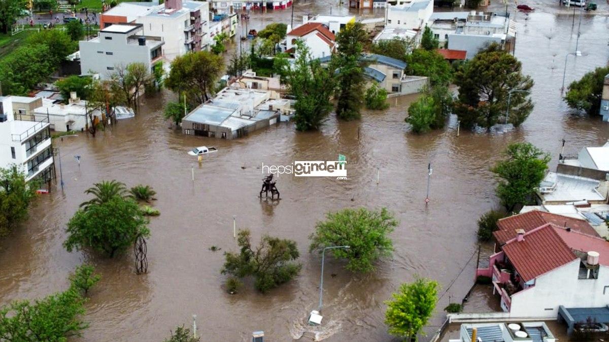 Arjantin’de şiddetli yağışla yaşanan sel felaketinde 10 kişi hayatını kaybetti