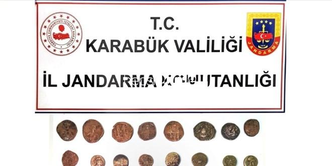 Karabük’te 4 kişi 45 sikke ile yakalandı